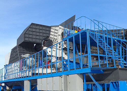 Pengumpan Celemek Piring